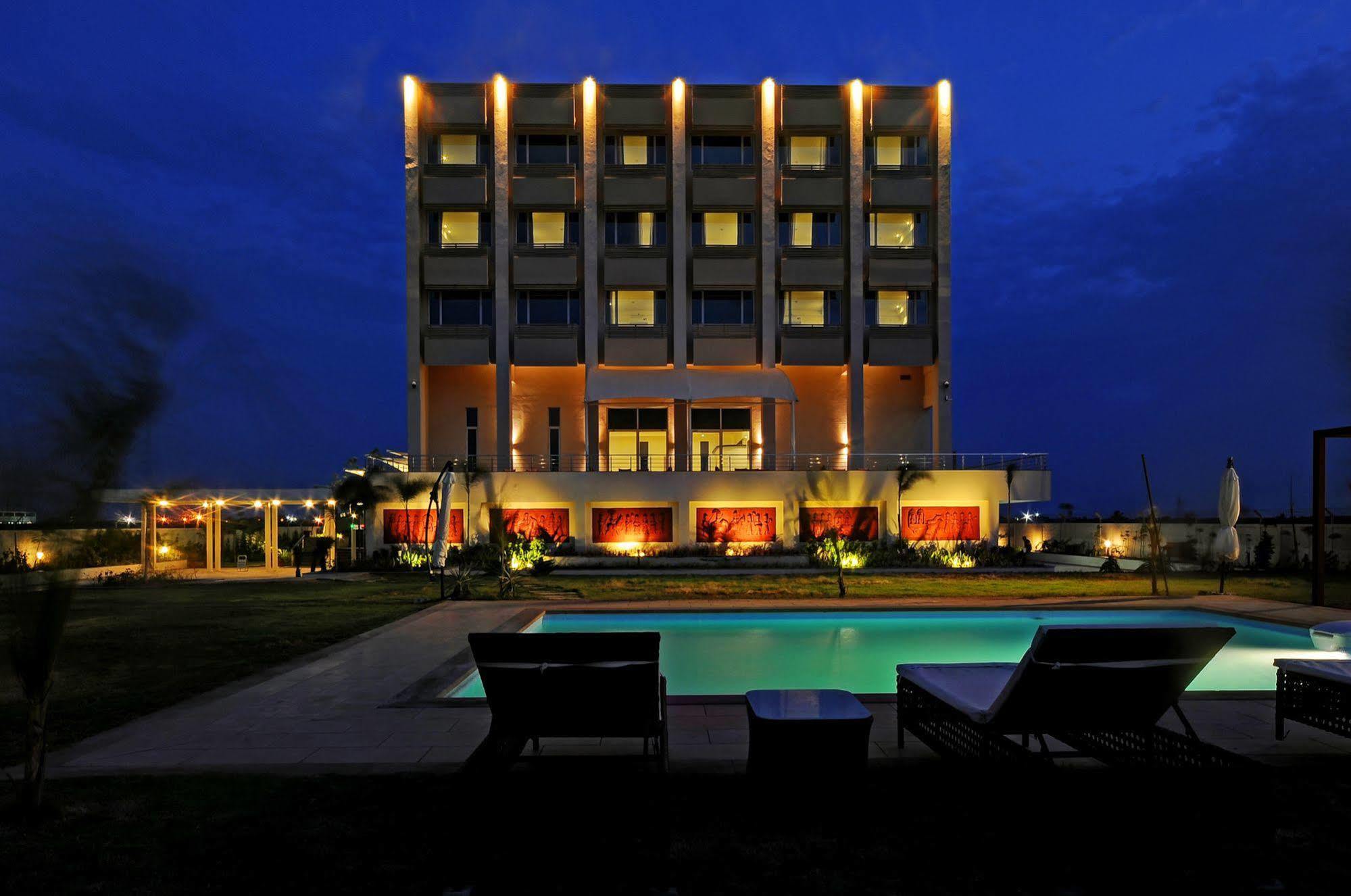 Regenta Central Hestia Dahej, Bhensali Bagian luar foto